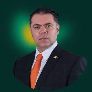 pirani-summit-Luis-Gonzalez